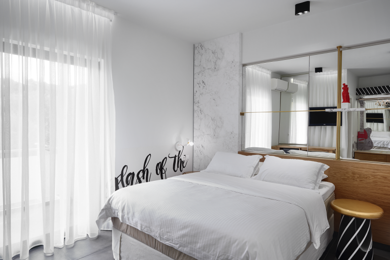 room 103 - 01